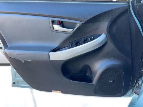 Used 2014 Toyota Prius Four image 13