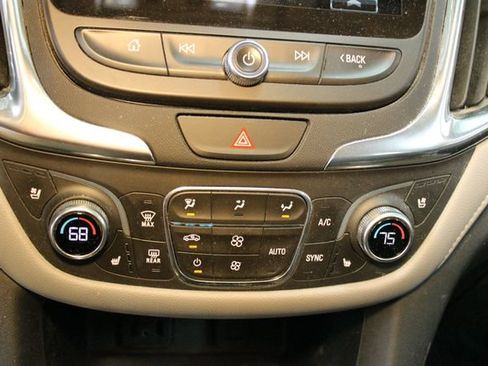 Used 2018 Chevrolet Equinox Premier AWD/4WD image 25