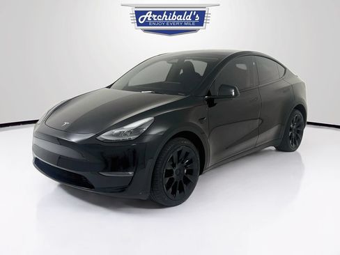 Used 2023 Tesla Model Y Long Range AWD/4WD image 3