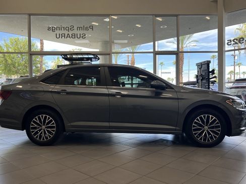 Used 2019 Volkswagen Jetta SE FWD image 6