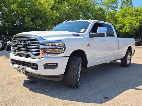 New 2026 RAM 2500 Laramie AWD/4WD image 8
