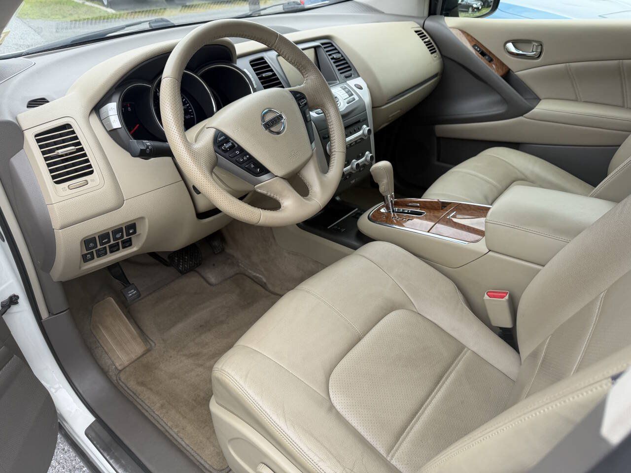 Used 2014 Nissan Murano LE w/ Platinum Edition Package AWD/4WD image 9