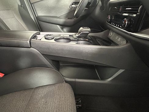 Certified 2022 Nissan Rogue SV image 23