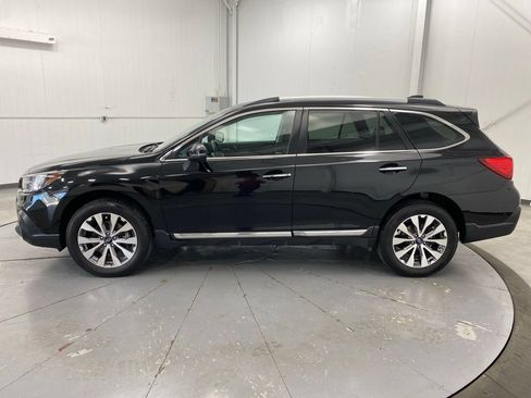 Used 2018 Subaru Outback 2.5i Touring w/ Popular Package #3 AWD/4WD image 4