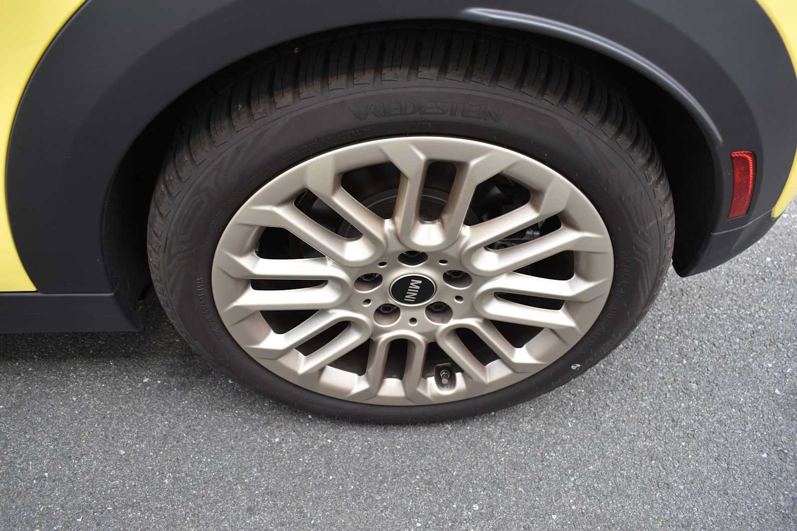 Used 2025 MINI Cooper S FWD image 12