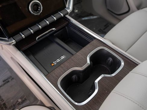 Used 2024 GMC Acadia Denali w/ Super Cruise Package image 21