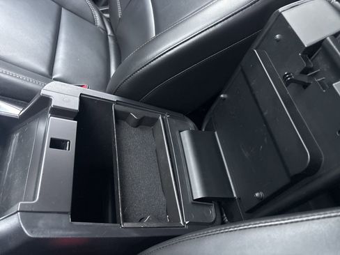 Used 2021 Ford Explorer XLT w/ Equipment Group 202A image 30