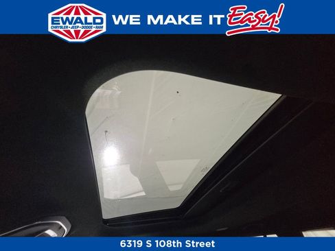 New 2025 Jeep Grand Cherokee L Altitude image 12