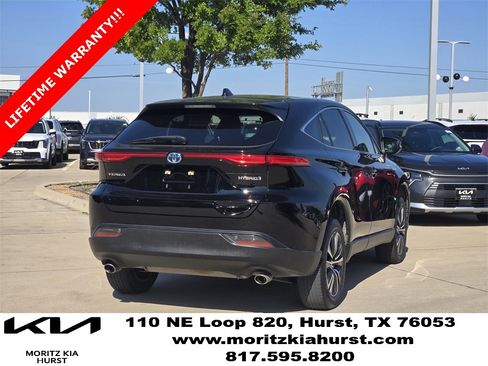 Used 2021 Toyota Venza LE image 4