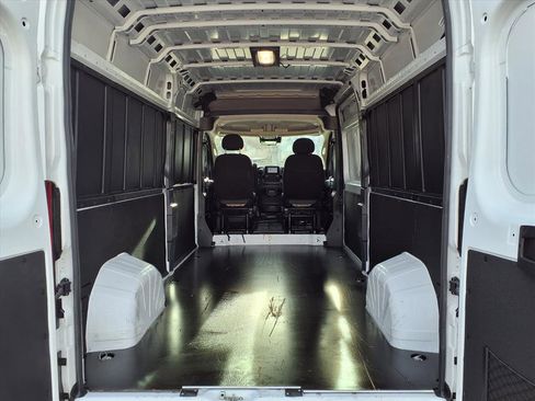 Used 2024 RAM ProMaster 2500 w/ Safety Group image 31