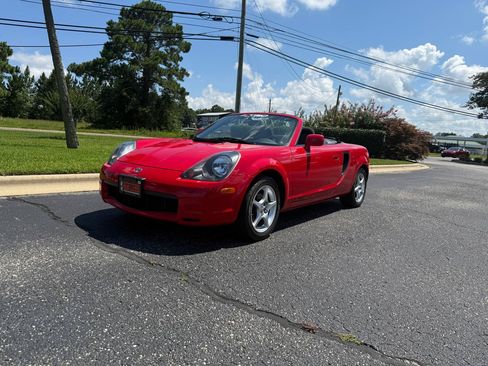 Used 2002 Toyota MR2 RWD image 2