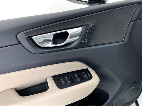 New 2026 Volvo XC60 B5 Core AWD/4WD image 18