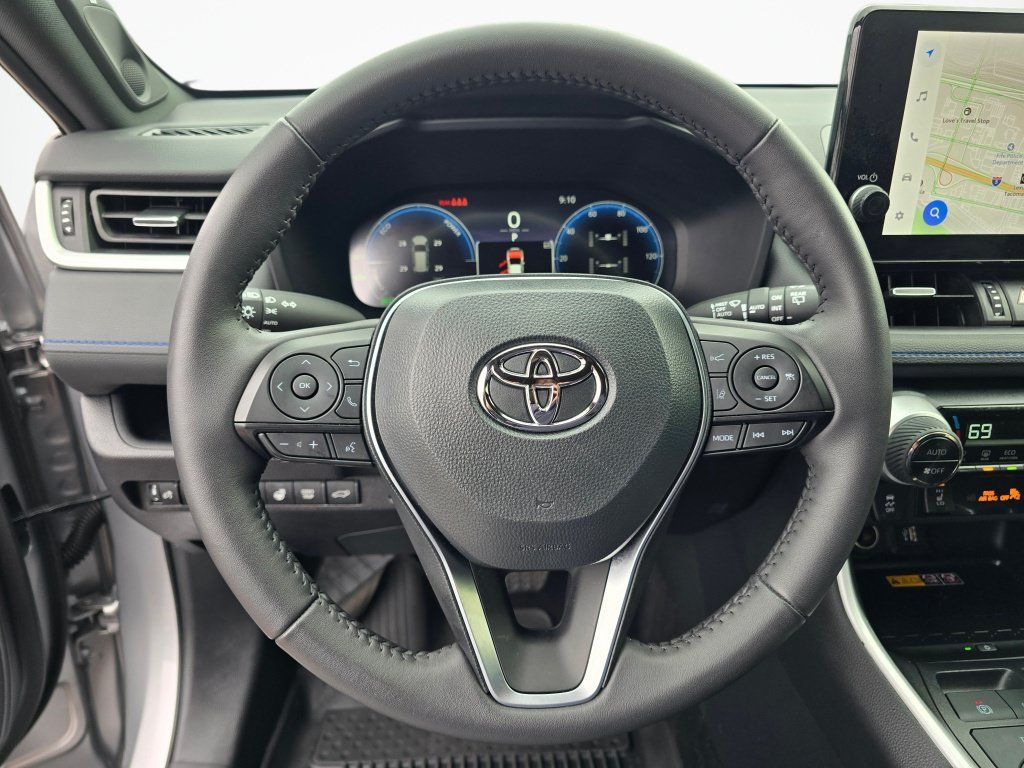 Used 2025 Toyota RAV4 XSE w/ Advanced Technology Package AWD/4WD image 14