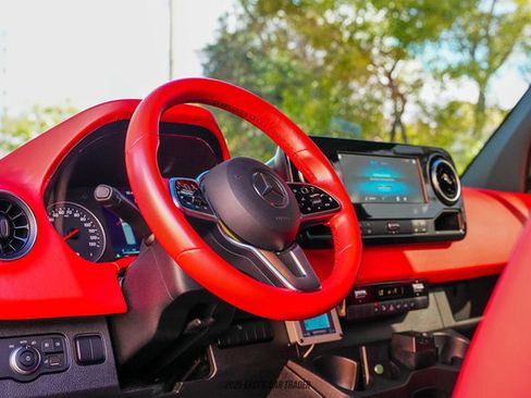 Used 2019 Mercedes-Benz Sprinter 4x4 170 image 22