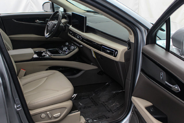 Used 2023 Lincoln Nautilus AWD w/ Premium Package image 21