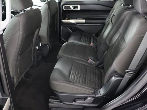 Used 2021 Ford Explorer XLT image 19