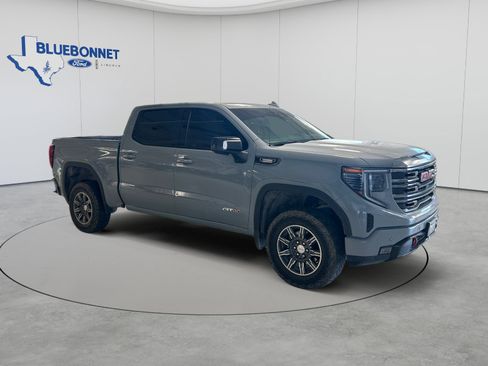 Used 2024 GMC Sierra 1500 AT4 w/ Technology Package AWD/4WD image 2