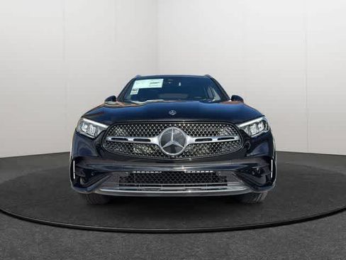 Used 2026 Mercedes-Benz GLC 300 4MATIC image 2