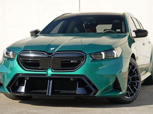 Used 2026 BMW M5 Touring w/ M Driver's Package AWD/4WD image 3