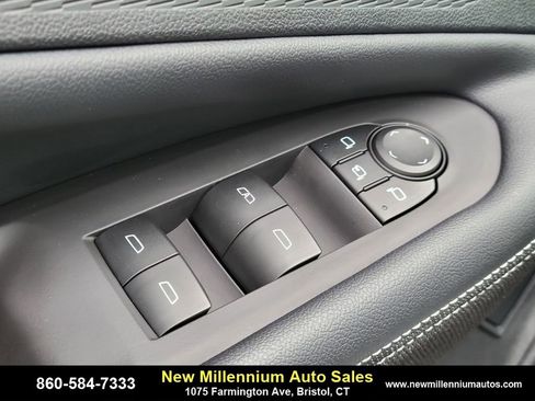 Used 2024 Chevrolet Blazer EV LT image 17