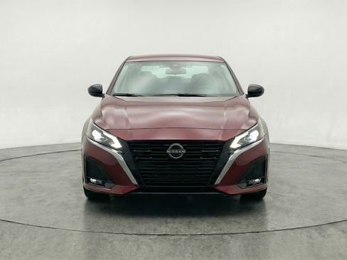 Used 2025 Nissan Altima 2.5 SV image 2
