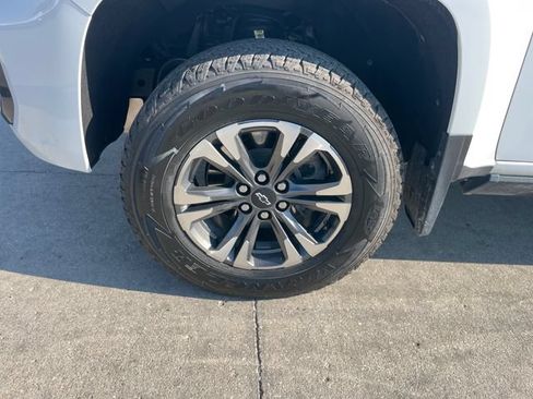 Used 2022 Chevrolet Colorado Z71 w/ Safety Package AWD/4WD image 30