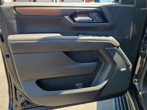 Used 2026 GMC Yukon Denali w/ Sun & Power Step Package AWD/4WD image 23