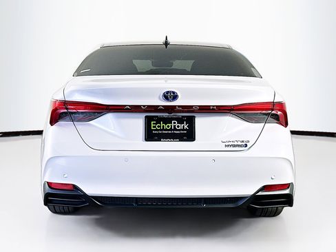 Used 2021 Toyota Avalon Limited w/ Advanced Safety Package image 7