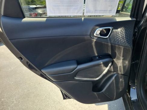 Used 2021 Kia Soul S FWD image 9