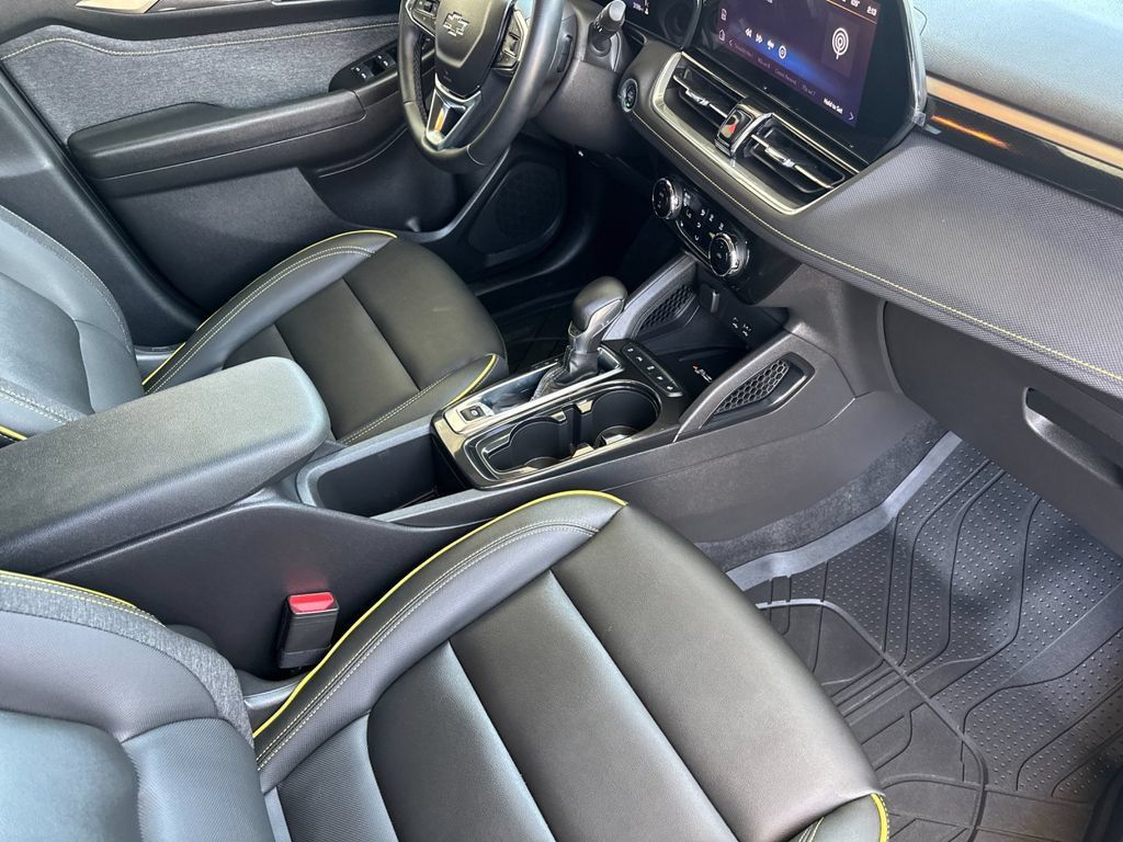 Used 2025 Chevrolet TrailBlazer ACTIV w/ Convenience Package FWD image 16