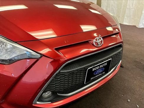 Used 2020 Toyota Yaris LE FWD image 29
