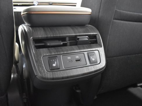 Certified 2023 Nissan Ariya AWD image 34