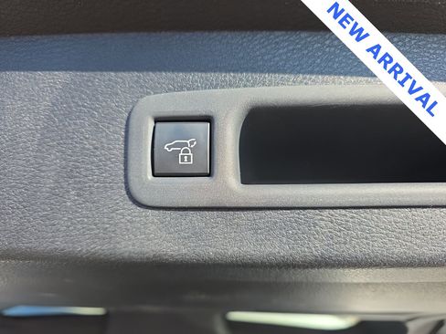 Used 2025 Toyota Sienna Platinum image 47