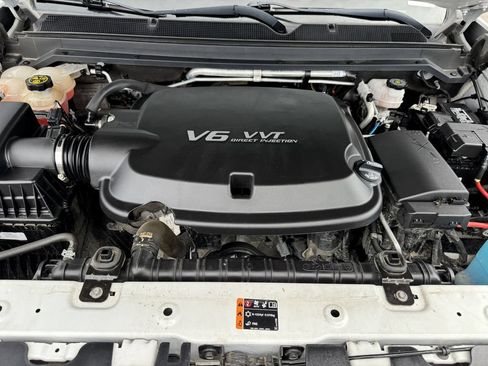 Used 2022 Chevrolet Colorado LT w/ LT Convenience Package RWD image 11