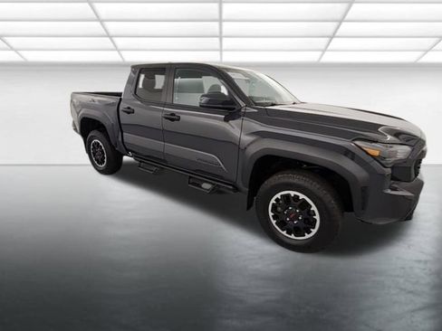 Used 2024 Toyota Tacoma TRD Off-Road AWD/4WD image 9