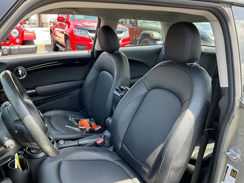 Used 2019 MINI Cooper 2-Door Hardtop w/ Signature Upholstery Package FWD image 19