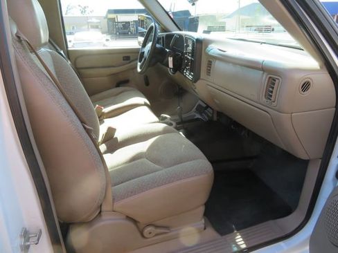 Used 2006 Chevrolet Silverado 1500 W/T AWD/4WD image 11