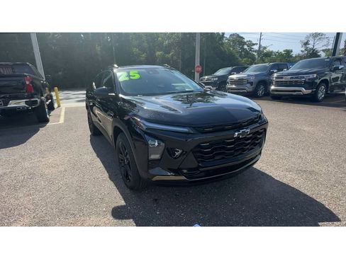 Used 2025 Chevrolet Trax ACTIV w/ Driver Confidence Package FWD image 8