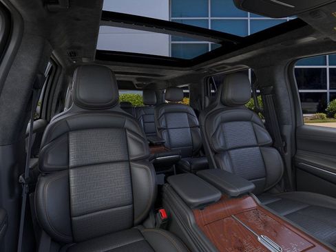 New 2026 Lincoln Navigator L Black Label AWD/4WD image 10