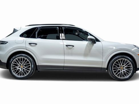 Used 2022 Porsche Cayenne S Platinum image 16
