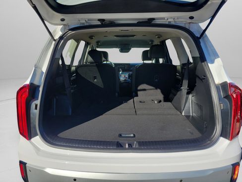 Used 2023 Kia Telluride S image 11