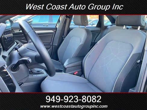 Used 2025 Volkswagen Jetta Sport image 8