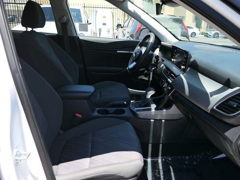 Used 2024 Kia Seltos LX AWD/4WD image 27