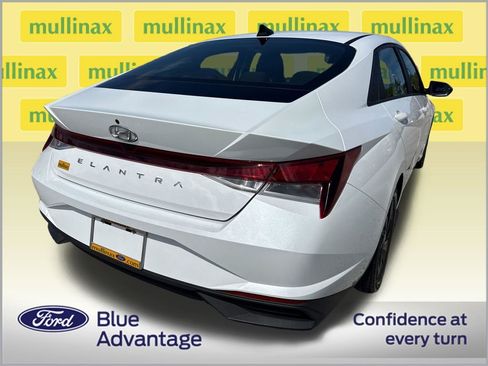 Used 2021 Hyundai Elantra SEL FWD image 4
