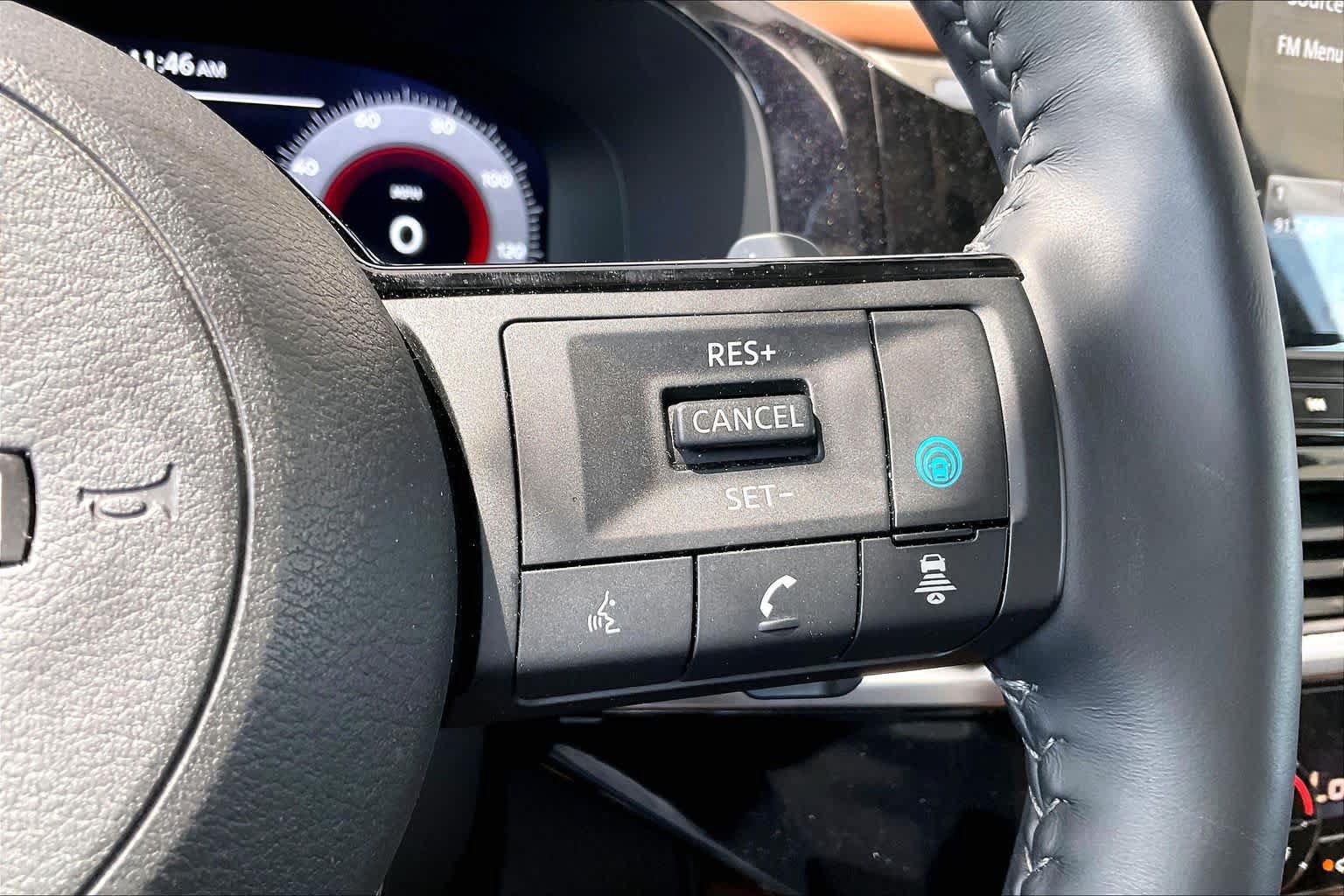 Used 2024 Nissan Pathfinder Platinum AWD/4WD image 25