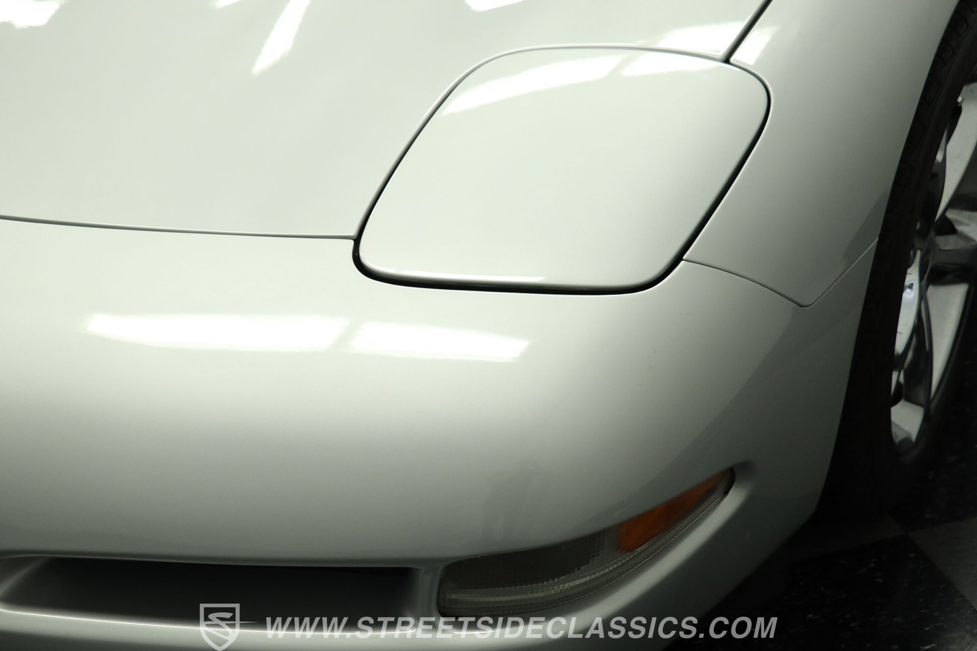 Used 1998 Chevrolet Corvette Coupe w/ Roof Pkg RWD image 19