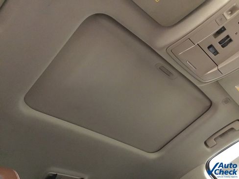 Used 2017 Chevrolet Silverado 1500 High Country image 45