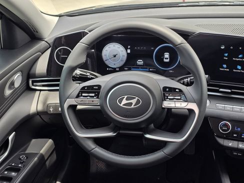Used 2026 Hyundai Elantra Limited FWD image 28