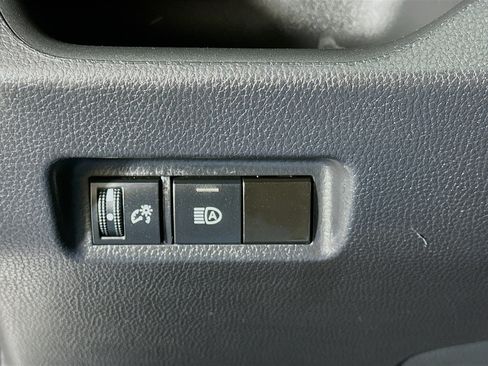 Used 2021 Toyota RAV4 LE image 16