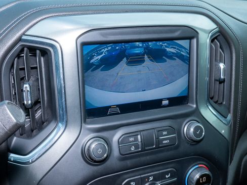 Used 2021 Chevrolet Silverado 1500 LT RWD image 32